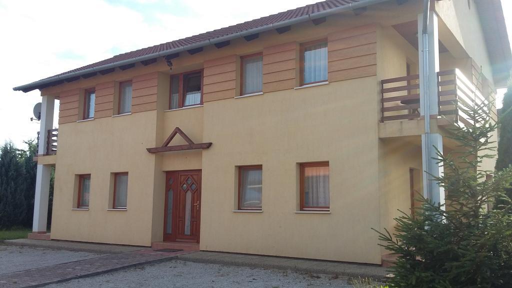 Bodzavirag Apartman Залакарош Экстерьер фото